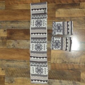 Muk Luka Infinity Scarf and Hand Warmers